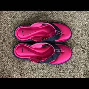 pink nike slippers